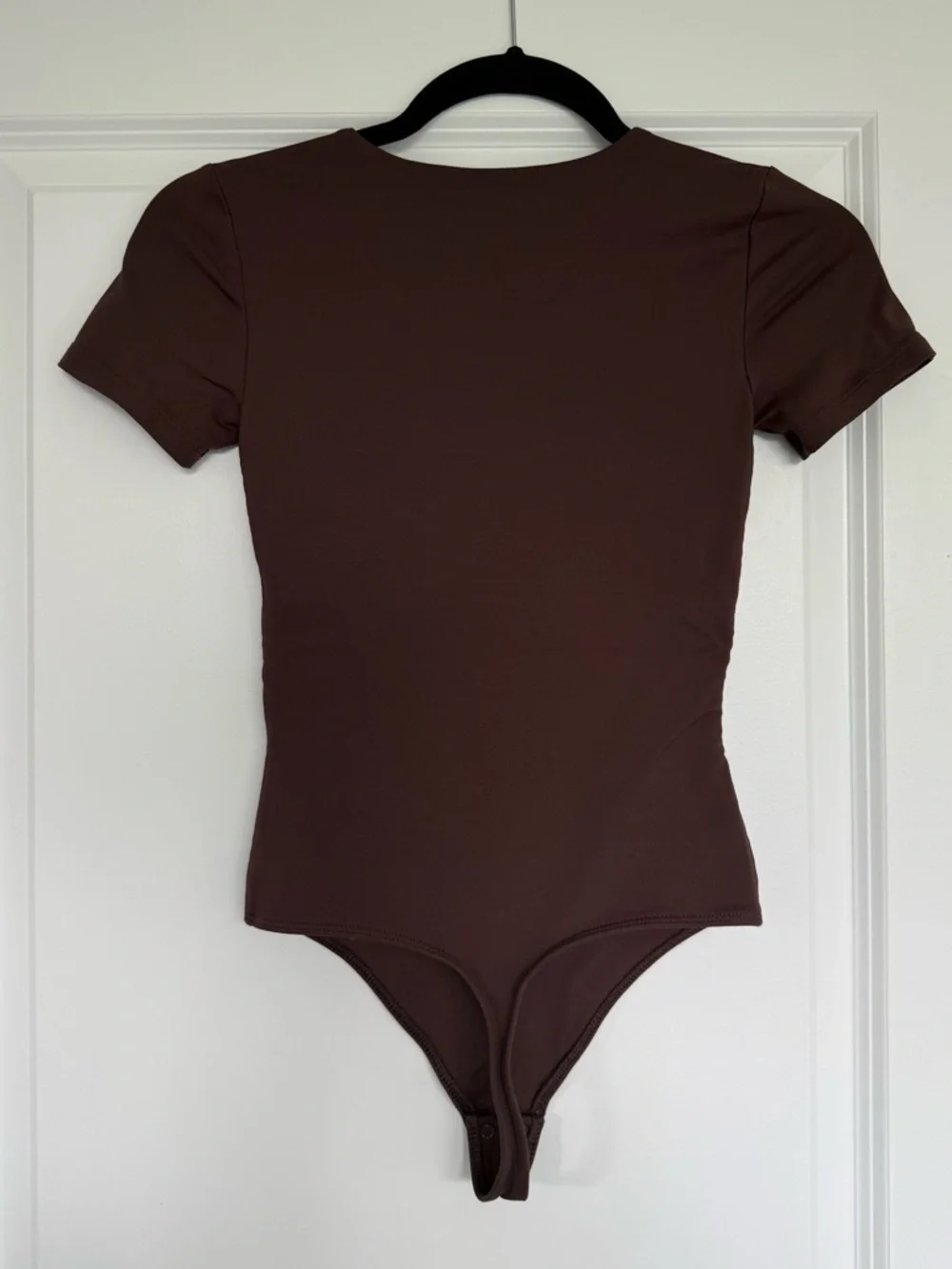 Aritzia Babaton Contour Short Sleeve Vivacity Bodysuit in Brown size XS - Picture 6 of 8